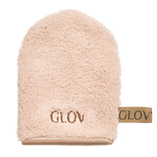 Guanto Glov On-The-Go per rimuovere il trucco dalla sabbia del deserto