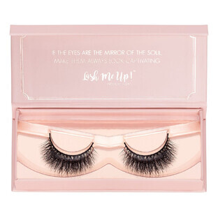 Lash Me Up! Ciglia artificiali su una striscia di Girl Gone Wild