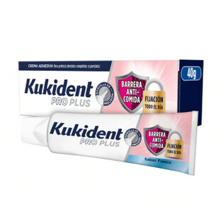Kukident PRO PLUS Barrera Anticomida Sabor Fresco 40g