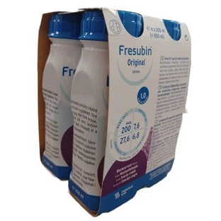 Getränk mit schwarzem Johannisbeergeschmack Fresubin Original, 4x200 ml, Fresenius Kabi