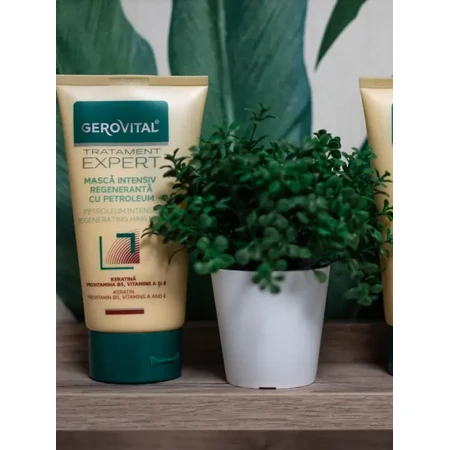 Gerovital Treatment Expert Intensiv regenerierende Maske mit Petroleum, 150 ml