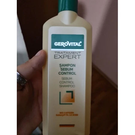 Gerovital Expert Treatment sebum control shampoo, 250 ml, Farmec