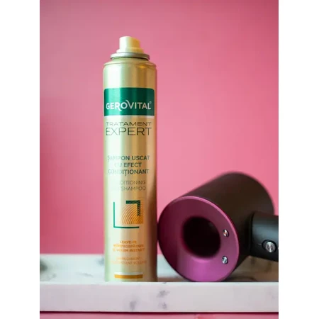 Shampooing sec avec effet revitalisant Gerovital Tratament Expert, 200 ml, Farmec