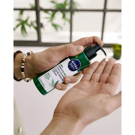 Nivea Men Sensitive Pro, flüssiger Rasierschaum, 200 ml