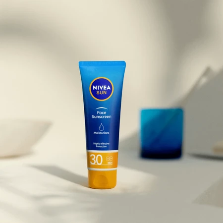 Nivea Sun, protector solar facial hidratante de alta protección, SPF 30, 50 ml