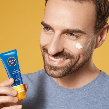 Nivea Sun, protector solar facial hidratante de alta protección, SPF 30, 50 ml