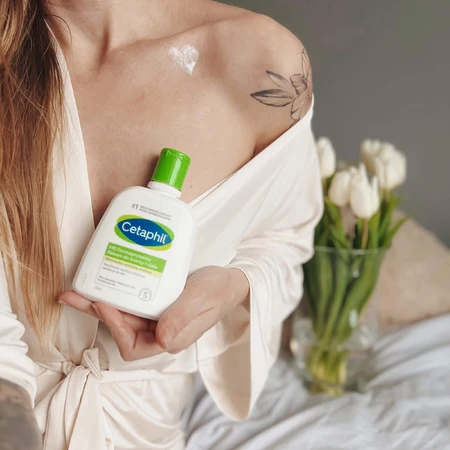 Cetaphil MD Dermoprotector, feuchtigkeitsspendende Lotion für Gesicht und Körper, trockene und empfindliche Haut, 250 ml