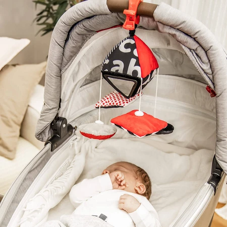Canpol Babies, Móvil de viaje en contraste para cochecito y silla de coche, Sensory Toys, desde el nacimiento, 1 pieza