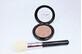 Set de maquillaje, MAC, polvos bronceadores y brocha de aplicaci&#243;n