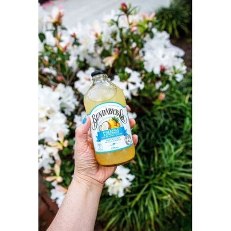 Carbonated drink with pineapple and coconut, 375 ml, Bundaberg