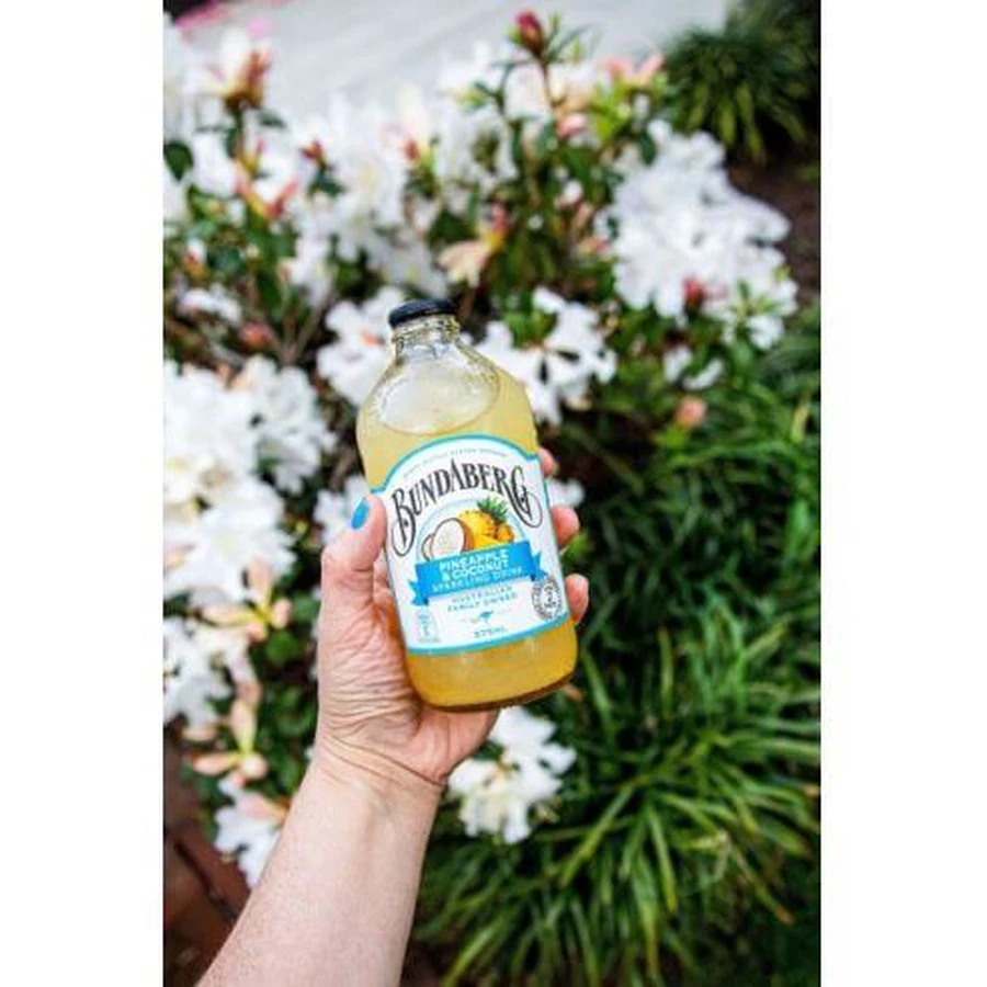 Carbonated drink with pineapple and coconut, 375 ml, Bundaberg