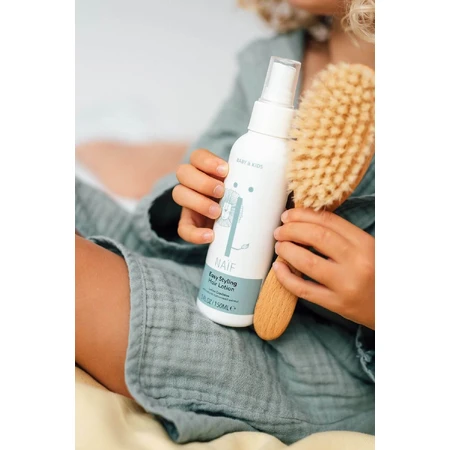 Naif Loción capilar acondicionadora para nutrir y desenredar ligeramente 150 ml
