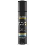 Shampoo for dry hair TreSemmé Day2 Volumizing Day2 250 ml