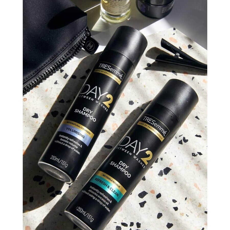Shampoo for dry hair TreSemmé Day2 Volumizing Day2 250 ml