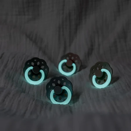 Slabbetjes Boheme Night Glow, speen, rubber, rond, glow in the dark, maat 2, Sage & Cloud, vanaf 6 maanden, 2 stuks