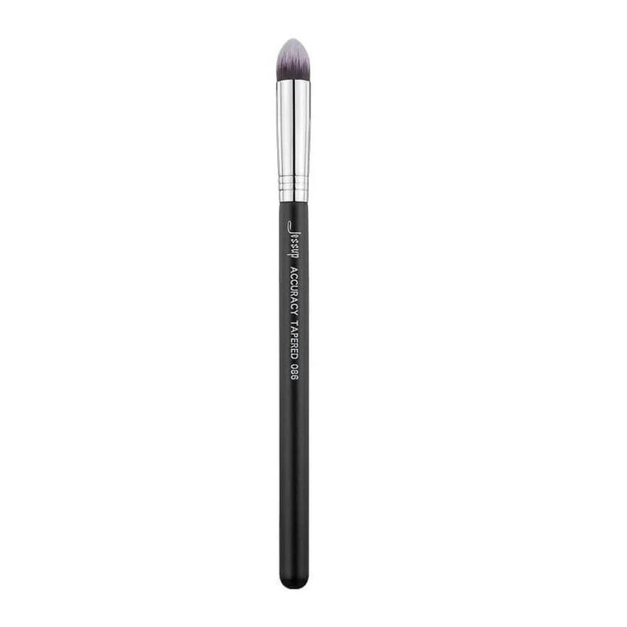 Jessup Accuracy Tapered Brush for shadow application 086