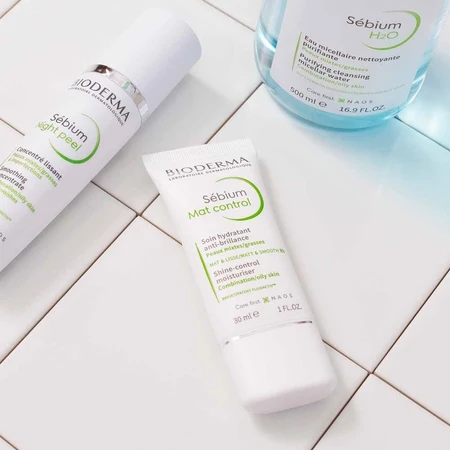 Bioderma Sebium Moisturising Mattifying Treatment Mischhaut bis fettige Haut 30ml Mat Control