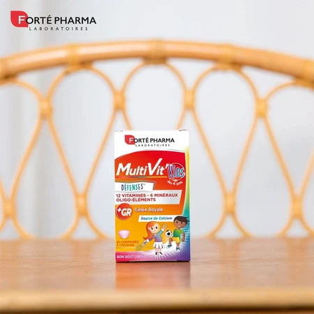 Forté Pharma MultiVit'4G Multivitaminas para niños Vitaminas minerales enriquecidas con calcio 30 comprimidos masticables