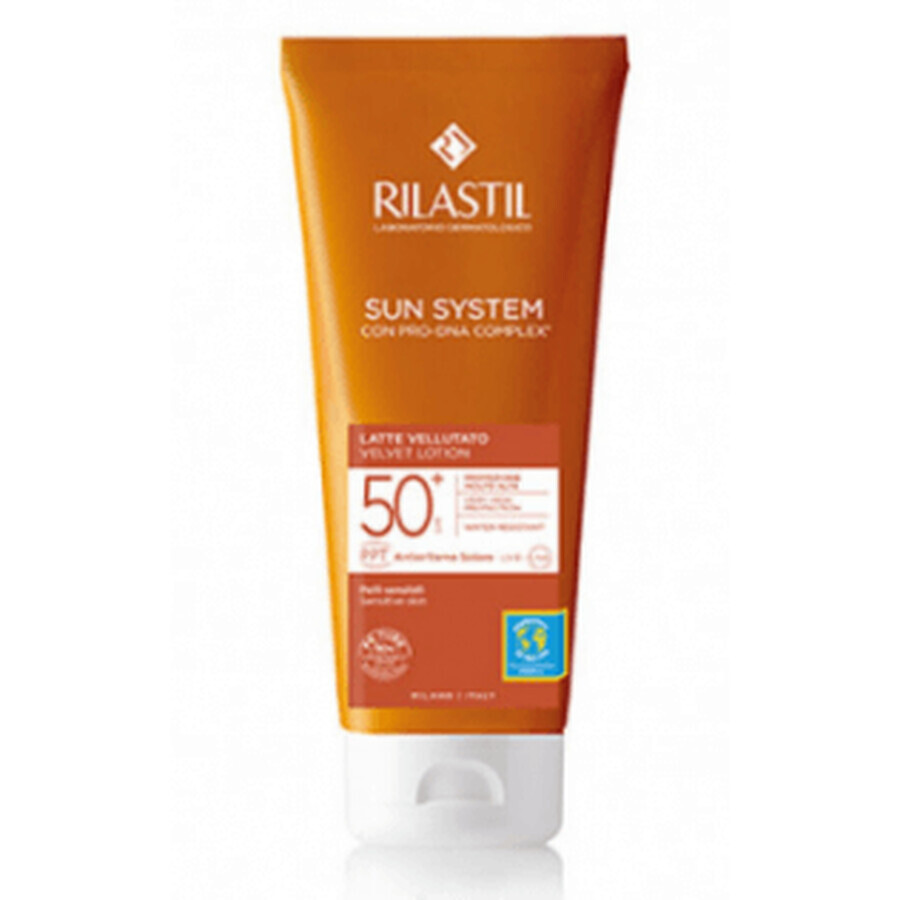 Acquista Rilastil Sun System SPF50+ Latte per bambini Velluto 200ml Rilastil Sun System SPF50+ Latte per bambini Velluto 200ml