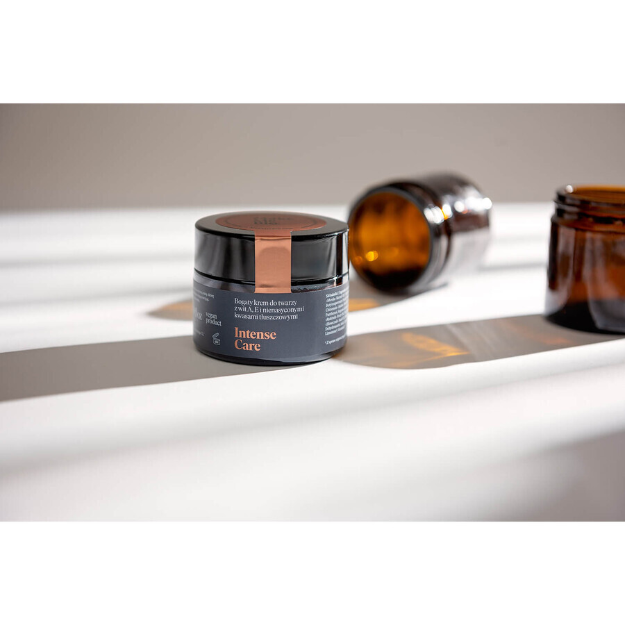 Make Me Bio Intense Care set, rich face cream with vit. A, E and unsaturated fatty acids, 50 ml + rose water, 100 ml + cosmetic bag free of charge