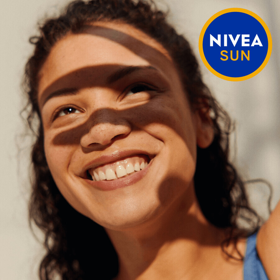 Nivea Sun Protect & Bronze set, Aceite solar en spray activador del bronceado natural, FPS 20, 200 ml + gel-crema calmante para después del sol, 175 ml + toalla de playa gratis