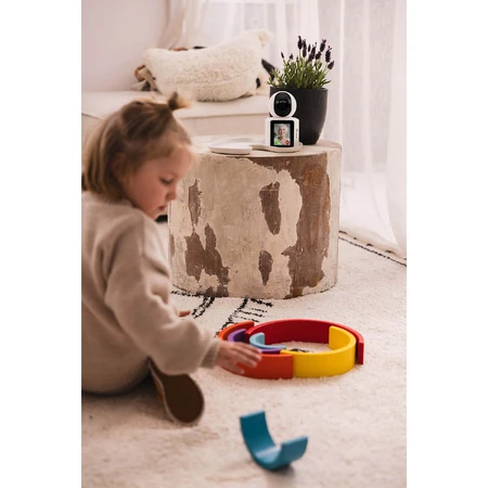 Momini CommuniCare, elektronisches Kindermädchen für beide Seiten