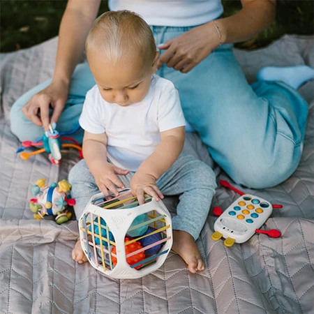 BabyOno, jouet sensoriel, boîte à cubes, à partir de 18 mois, 1 pièce