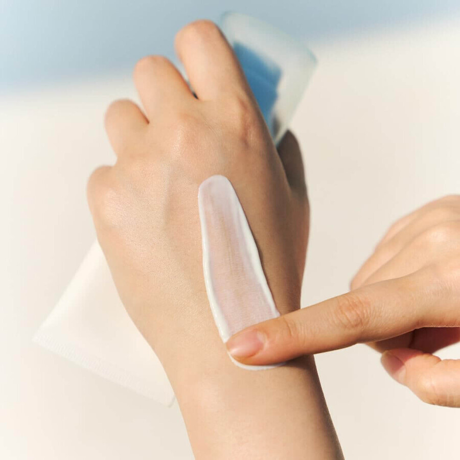 Skin1004 Madagascar Centella Hyalu-Cica, crema hidratante ligera con efecto iluminador, FPS 50+, 50 ml