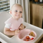 BabyOno, Silikonlätzchen mit verstellbarem Verschluss, rosa, ab 6 Monaten, 1 Stück