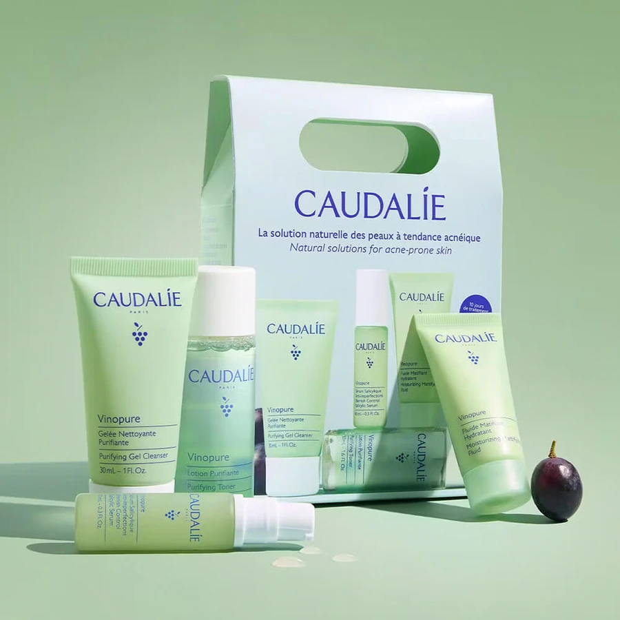 Kit de démarrage Caudalie Vinopure, gel nettoyant visage, 30 ml + tonique, 50 ml + sérum anti-imperfections, 10 ml + fluide matifiant et hydratant, 15 ml