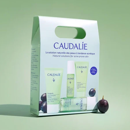 Kit de démarrage Caudalie Vinopure, gel nettoyant visage, 30 ml + tonique, 50 ml + sérum anti-imperfections, 10 ml + fluide matifiant et hydratant, 15 ml