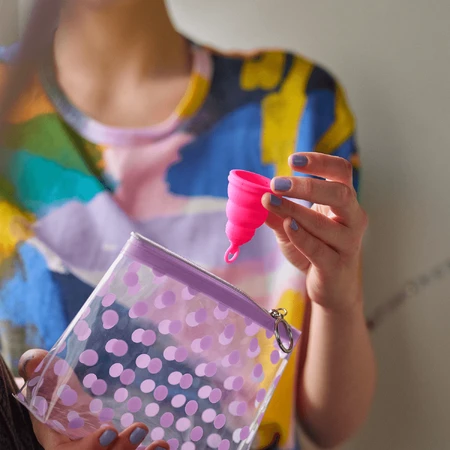 Intimina Lily Cup One, Menstruationstasse für Anfängerinnen, Universalgröße, 1 Stück