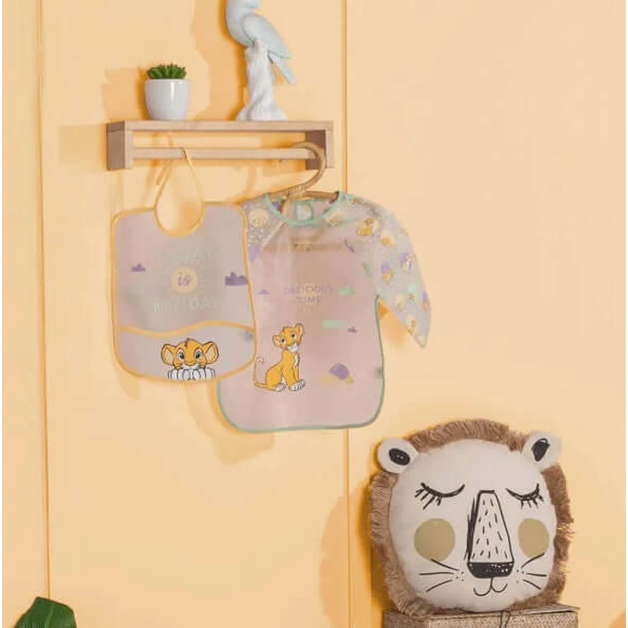 Wasserdichtes Lätzchen mit Ärmeln Roi Lion Babycalin