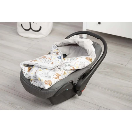 Pañal - Silla de Auto White Forest Adventure 0-13kg 90X90