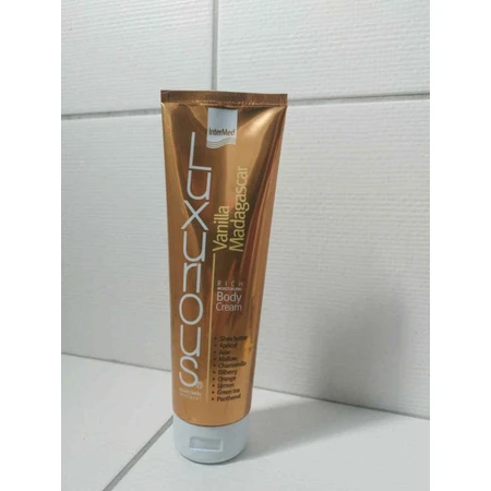 InterMed Luxurious Luxurious Milk Chocolate Body Moisturising Cream mit Vanillegeschmack 280ml