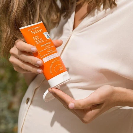 Eau Thermale Avène Intense Protect Crema solar corporal resistente al agua SPF50 150ml