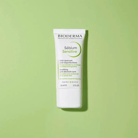 Bioderma Sebium Sebium 24h Moisturizing Face Day Moisturizing Cream Against Imperfections and Acne with Prebiotics 30ml