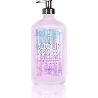 Devoted Creations Cloud Kissed Body Feuchtigkeitscreme mit Vanille-Duft für alle Hauttypen 540ml