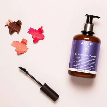 Apivita Olijf & Lavendel Gezicht & Ogen Schuimende Gezichts- & Oogdouche 300ml