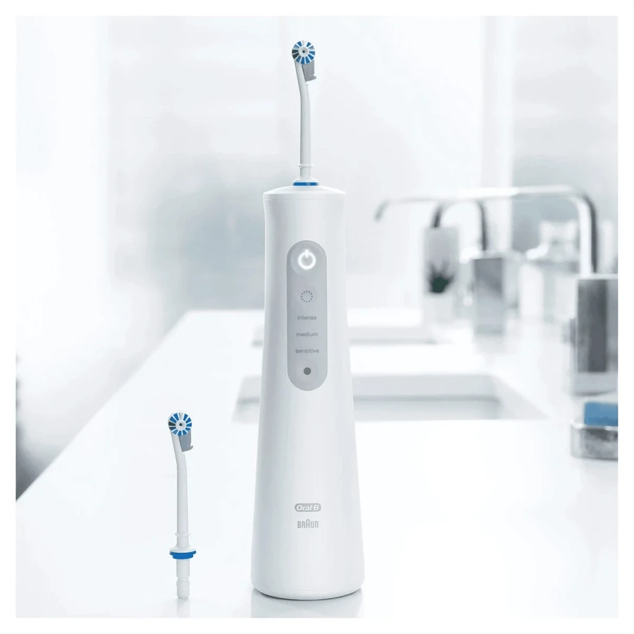 Oral-B AquaCare Pro-Expert Series 6, irrigator with OxyJet technology