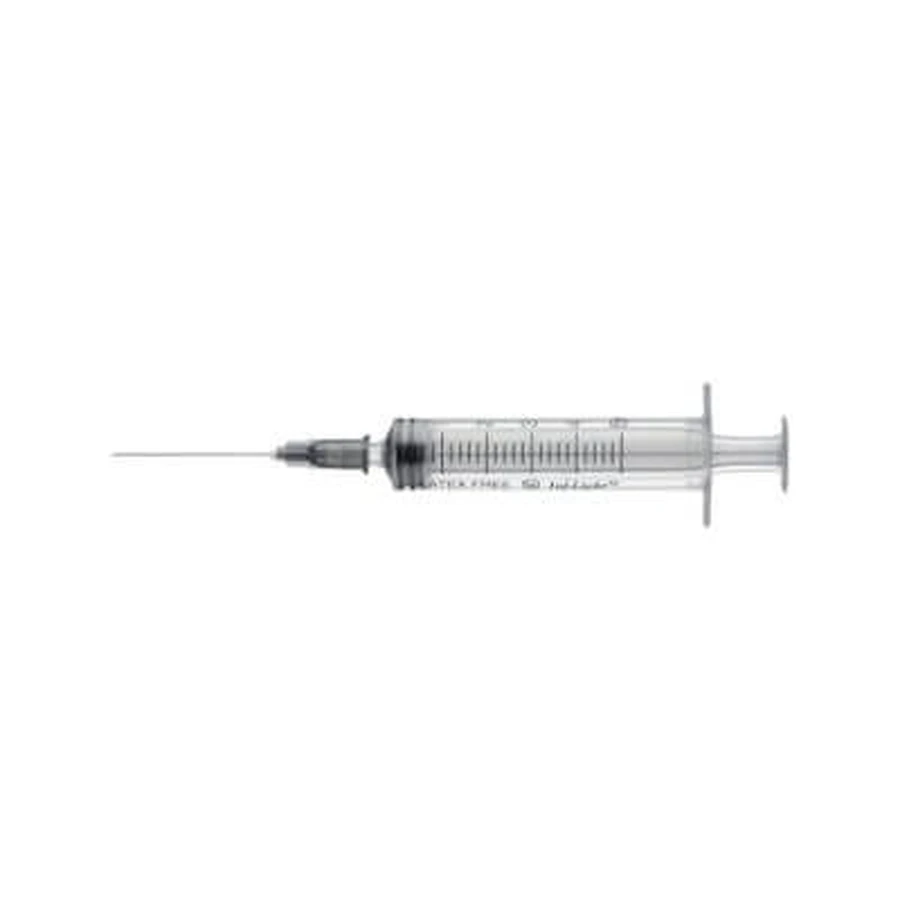 Steriele wegwerpspuit met aangezette naald maatverdeling21x1 1/2 inhoud 5ml centraal luer 1 stuk