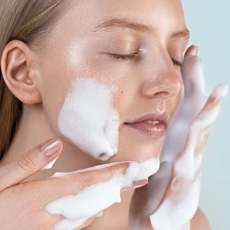 Mousse nettoyante pour le visage + eau, 250 ml, Synergy Therm