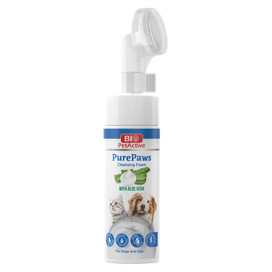 BIO PETACTIVE Pure Paws Cleansing Foam, XS-XL, voetverzorgingsschuim voor honden, Aloë Vera, fles met applicator, 150ml