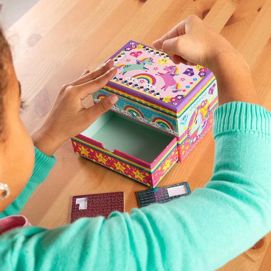 Set de bricolaje creativo Decora tu propio joyero con unicornios