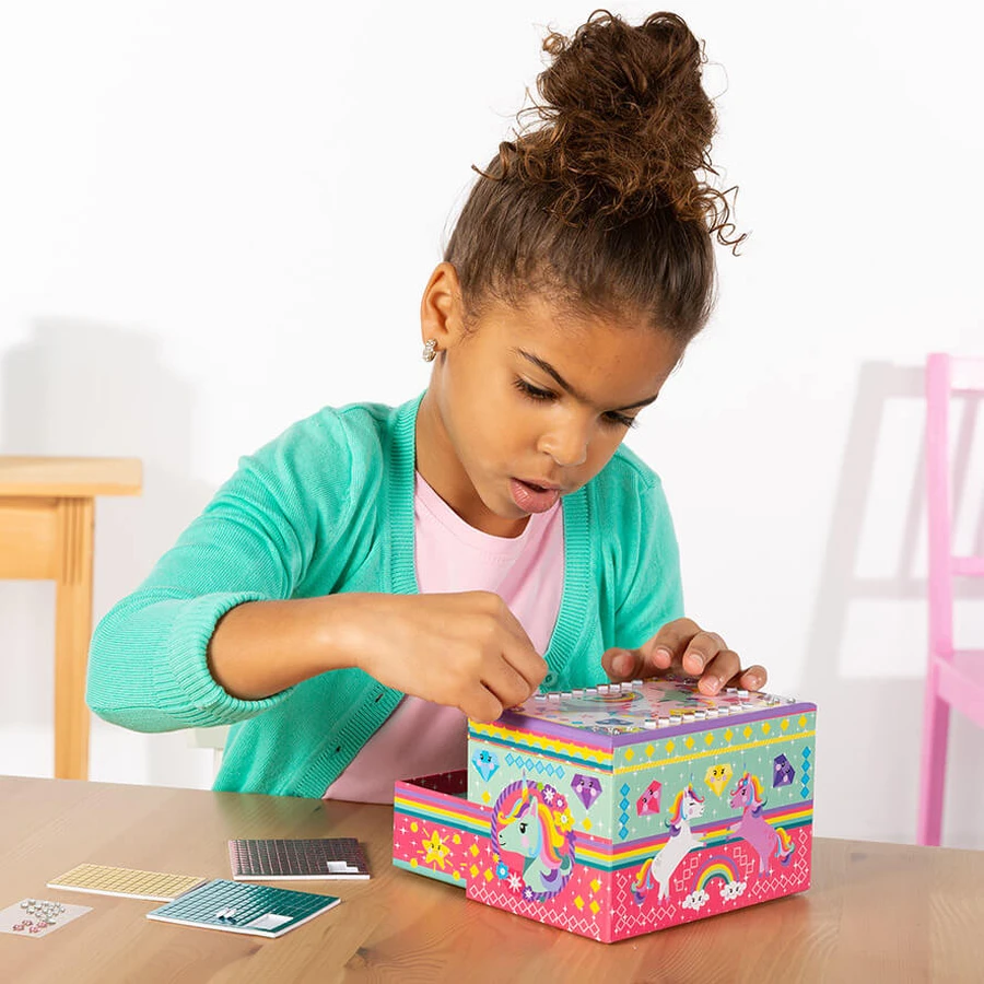 Set de bricolaje creativo Decora tu propio joyero con unicornios