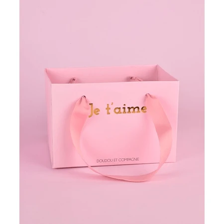 Miękki pluszowy miś "Kocham Cię" w torbie prezentowej - 25 cm: ceny i cechy