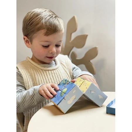 The Sky Interactive Cube, Egmont Toys