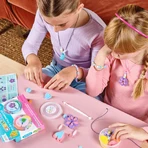 DIY sieradenpakket Creatibles Enchanted Flowers - luchtdroge plasticine - set van 6 kleuren en accessoires