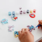 Set creativo DIY 2 en 1, Crea pulseras y figuritas de escayola, Disney Lilo y Stitch