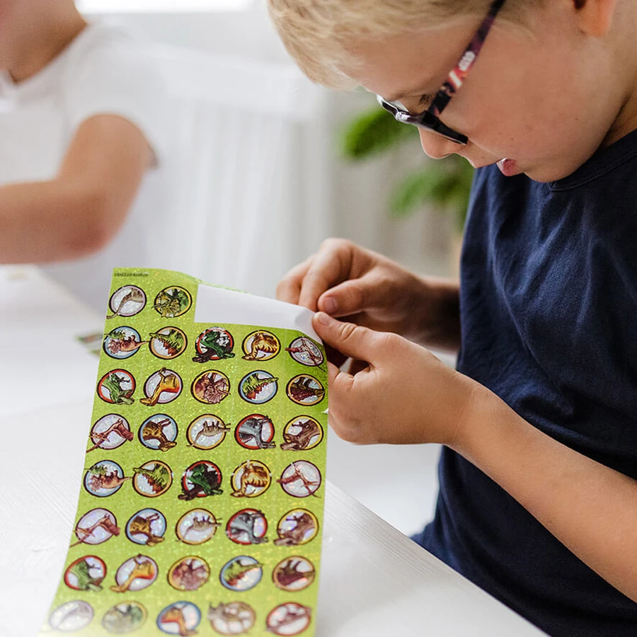 Súper set de pegatinas de dinosaurios